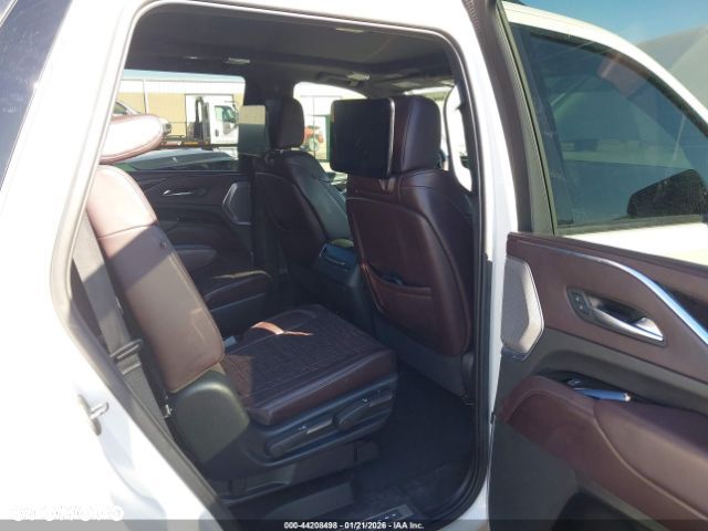 Cadillac Escalade - 8