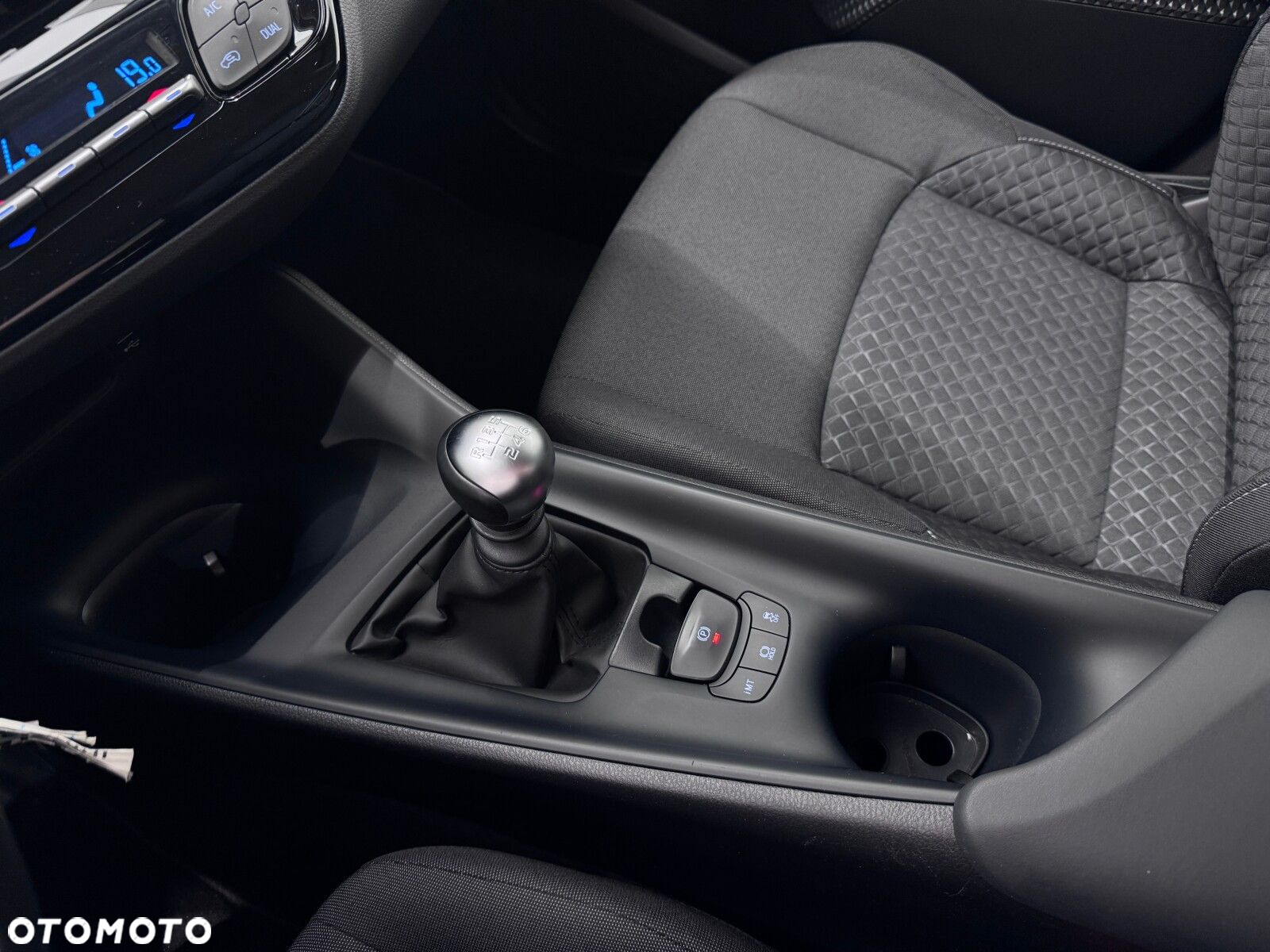 Toyota C-HR 1.2 T Comfort - 27