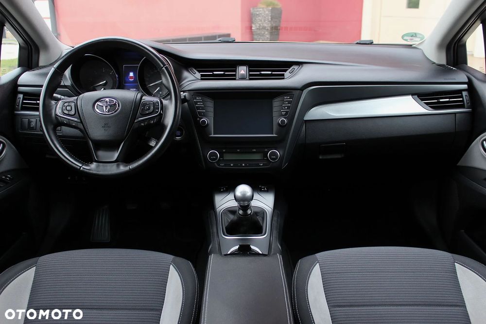 Toyota Avensis 2.0 D-4D Prestige - 12