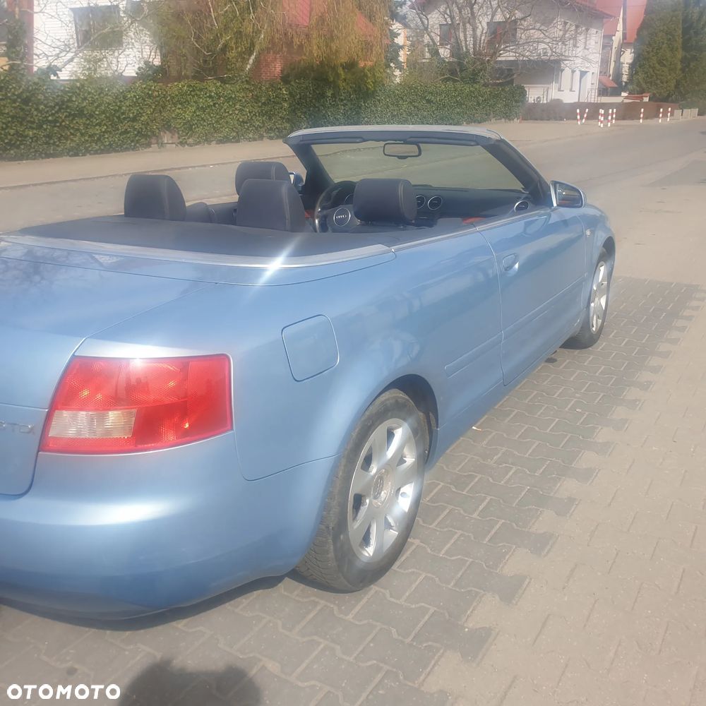 Audi A4 Cabrio 2.5 TDI - 4