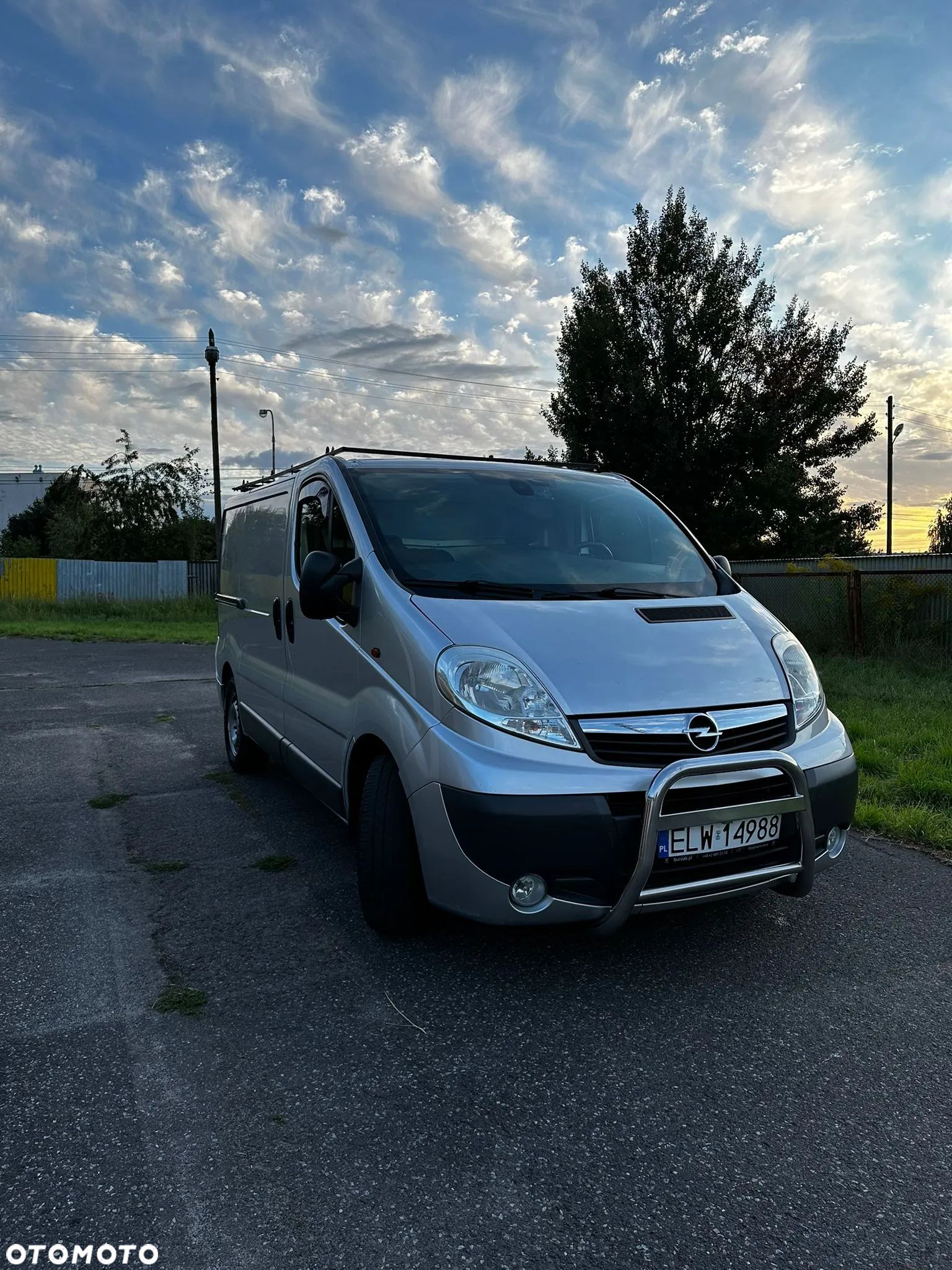 Opel Vivaro - 1
