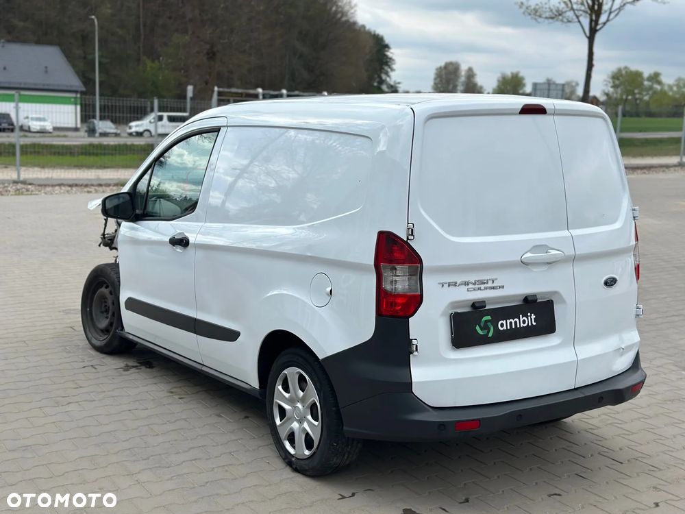Ford Transit Courier - 8