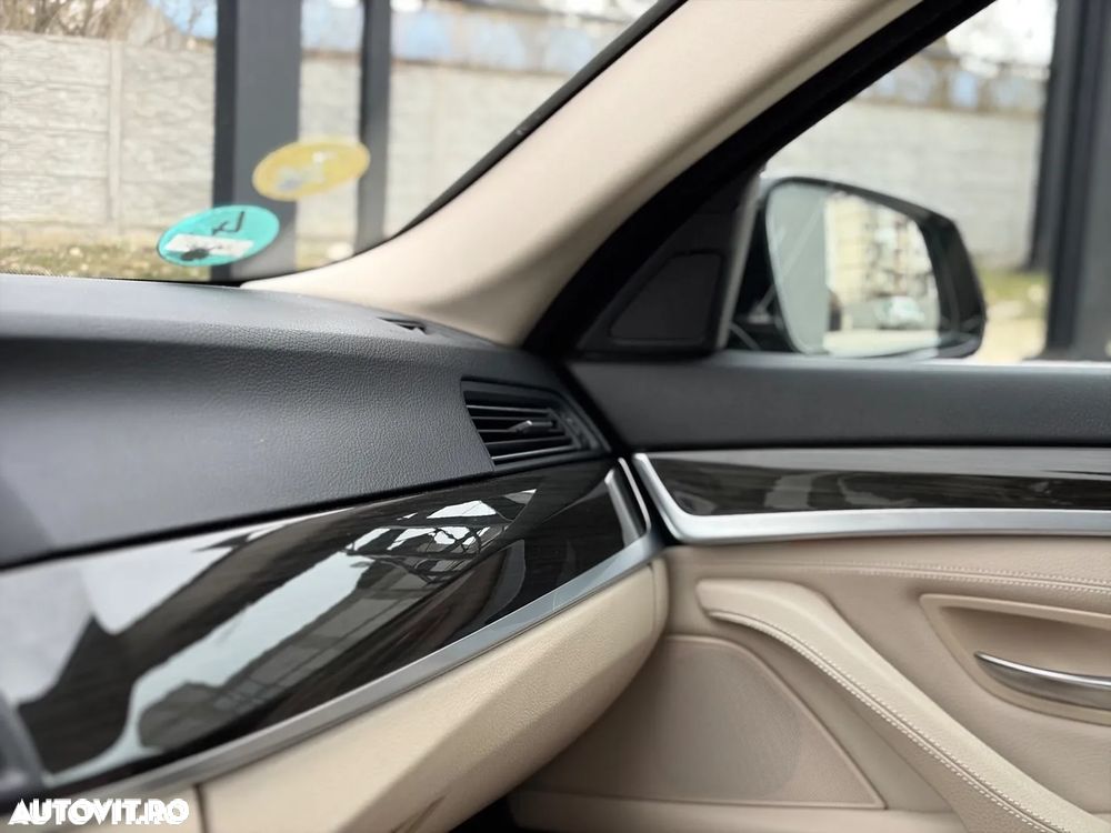 BMW Seria 5 520d Aut. Luxury Line - 26