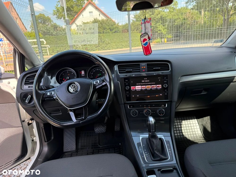 Volkswagen Golf - 8