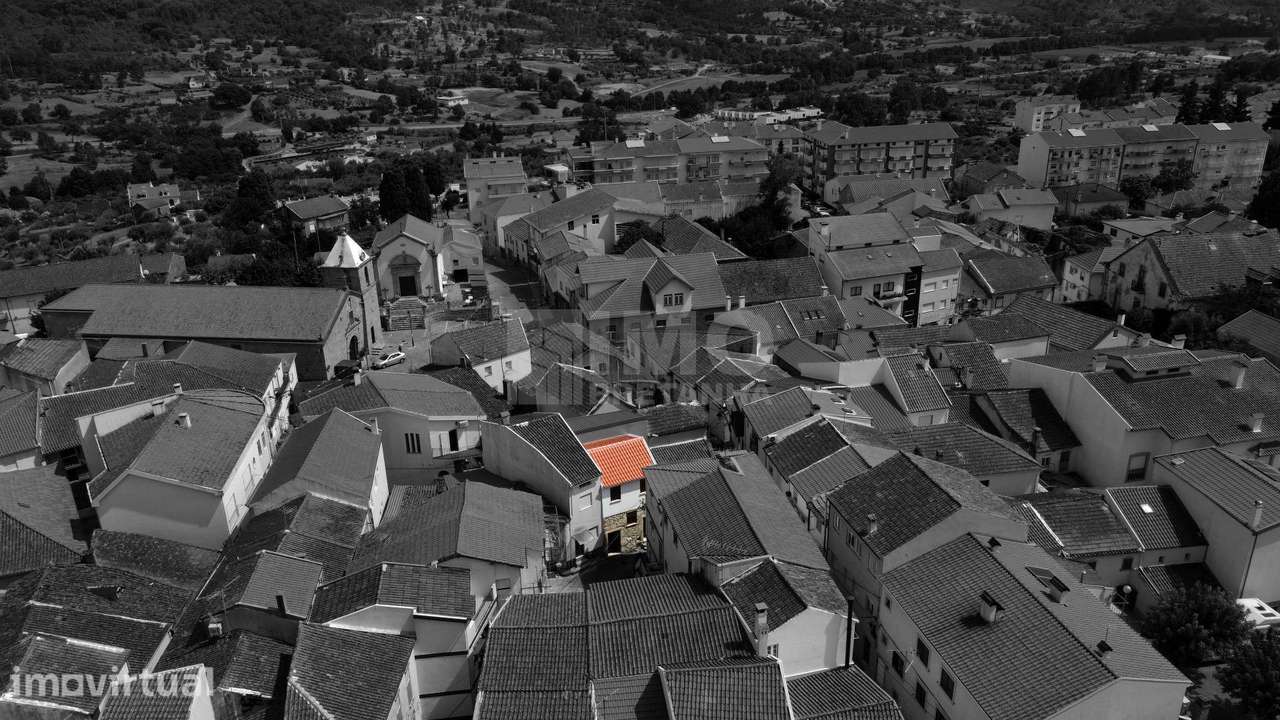 Moradia V3 - p/ Renovar - Centro do Teixoso - Grande imagem: 3/15
