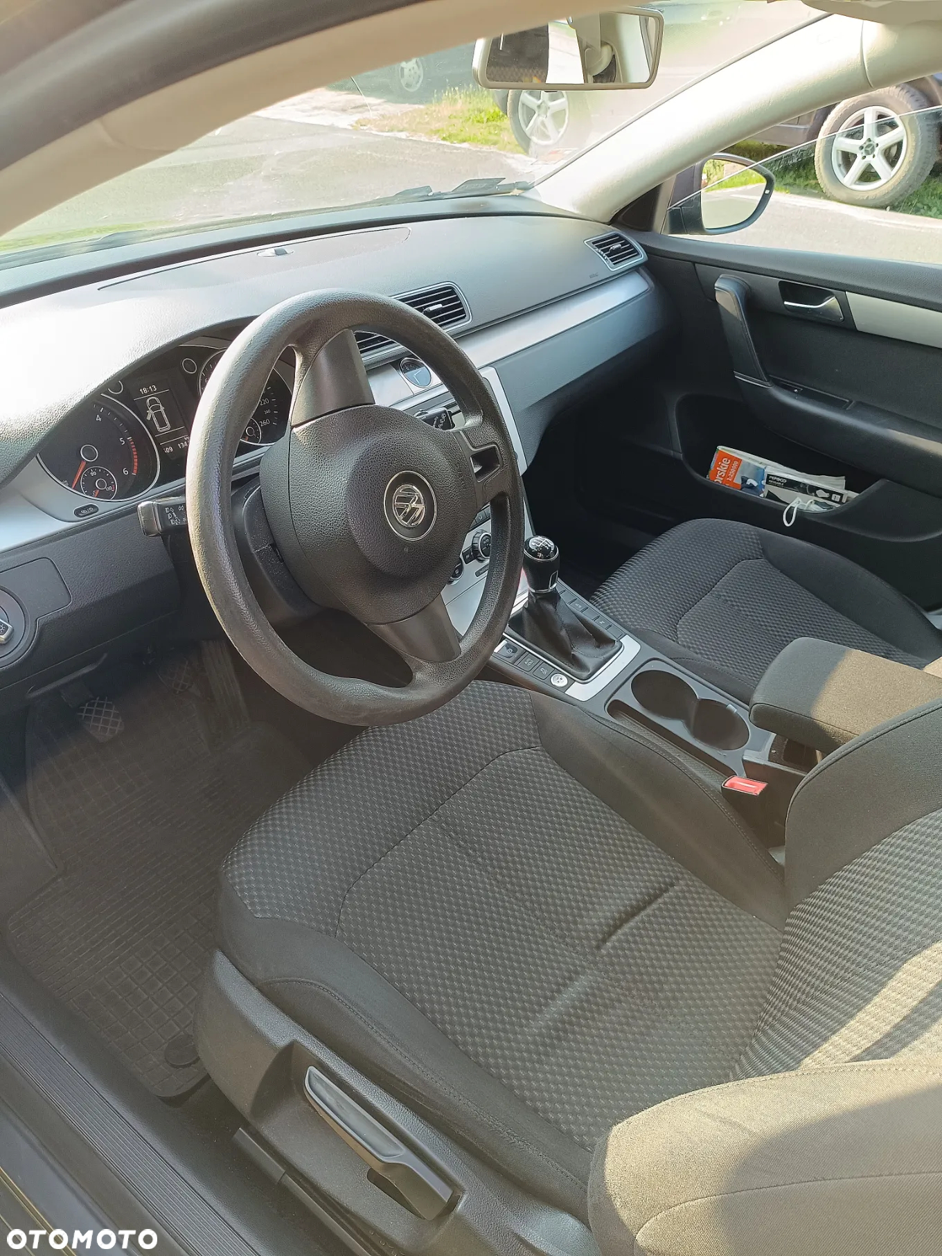 Volkswagen Passat 1.6 TDI Trendline - 13