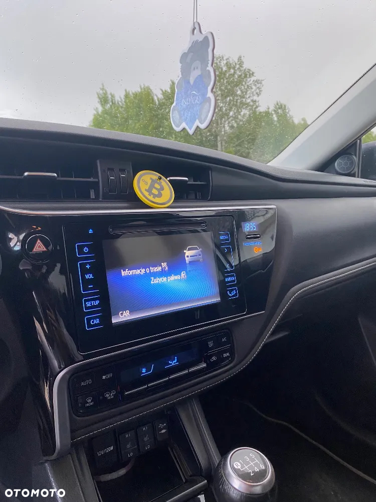 Toyota Corolla 1.6 Premium - 9