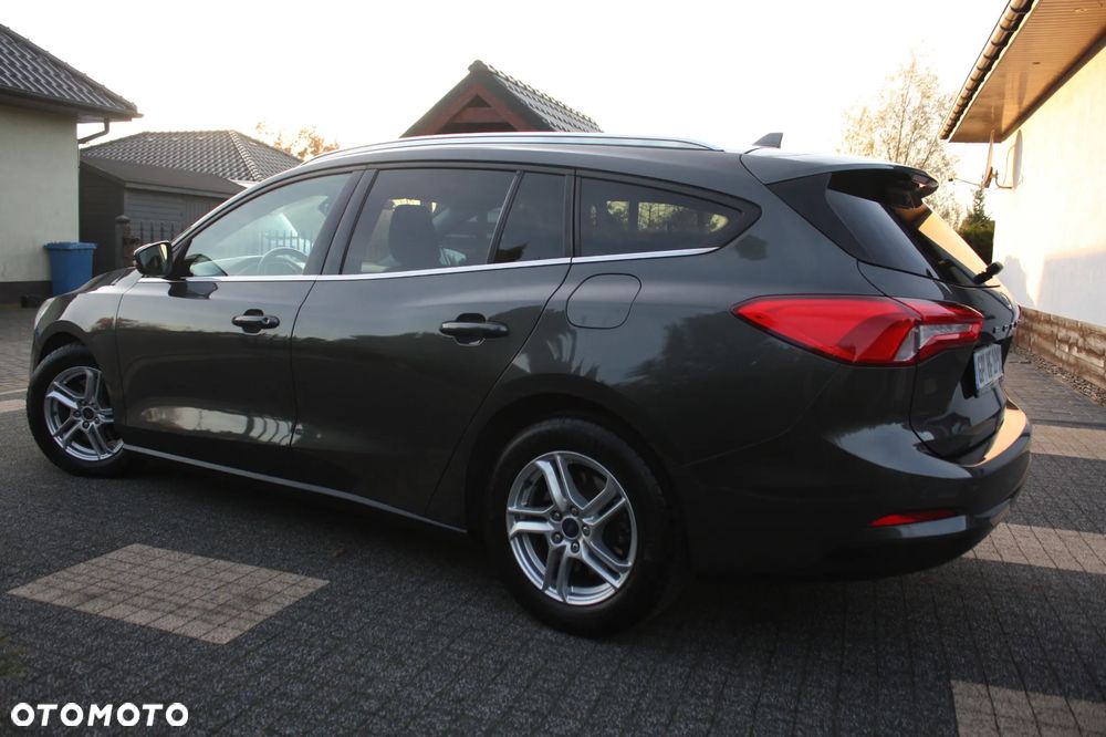 Ford Focus Turnier 1.0 EcoBoost Start-Stopp-System TITANIUM STYLE - 5