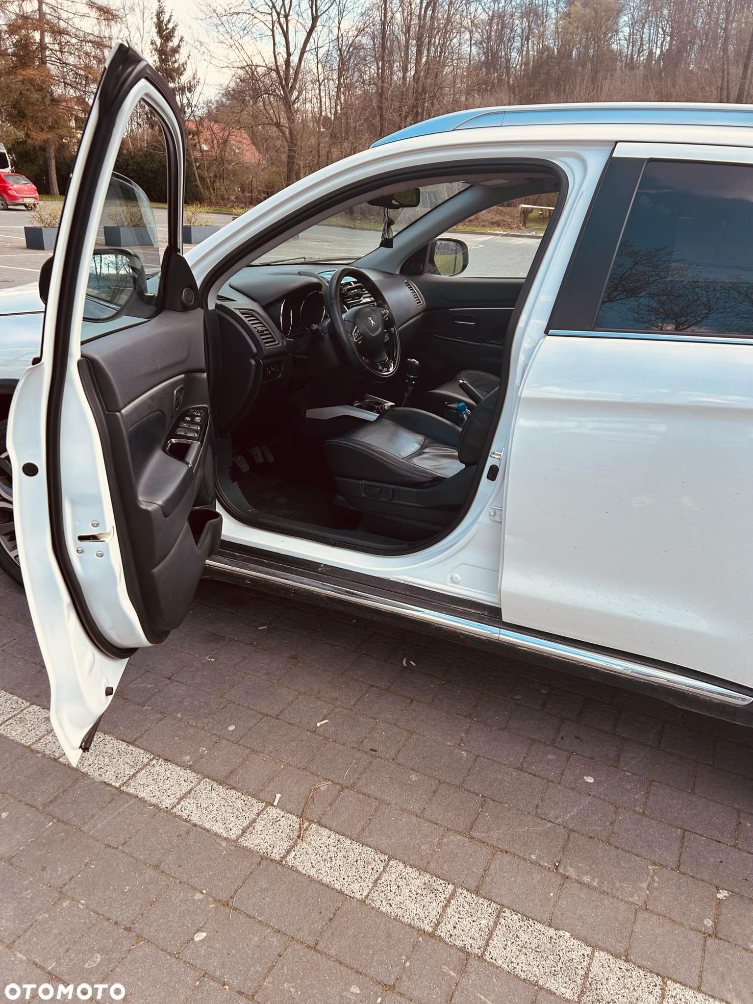 Peugeot 4008 - 3