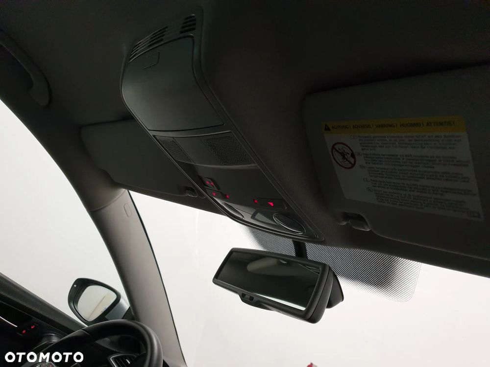 Volkswagen Passat 2.0 TDI Highline - 24
