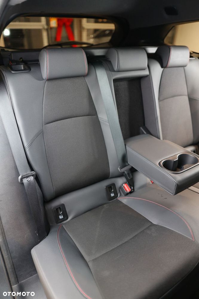 Toyota Corolla 2.0 Hybrid GR Sport Dynamic - 16