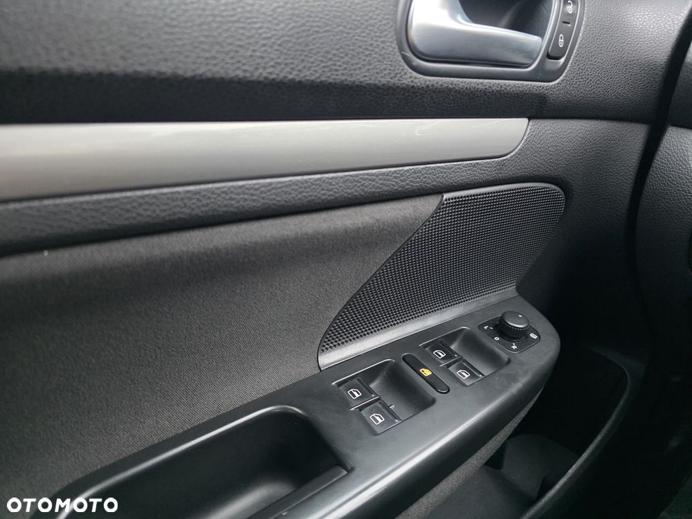 Volkswagen Golf 1.2 TSI Highline - 14