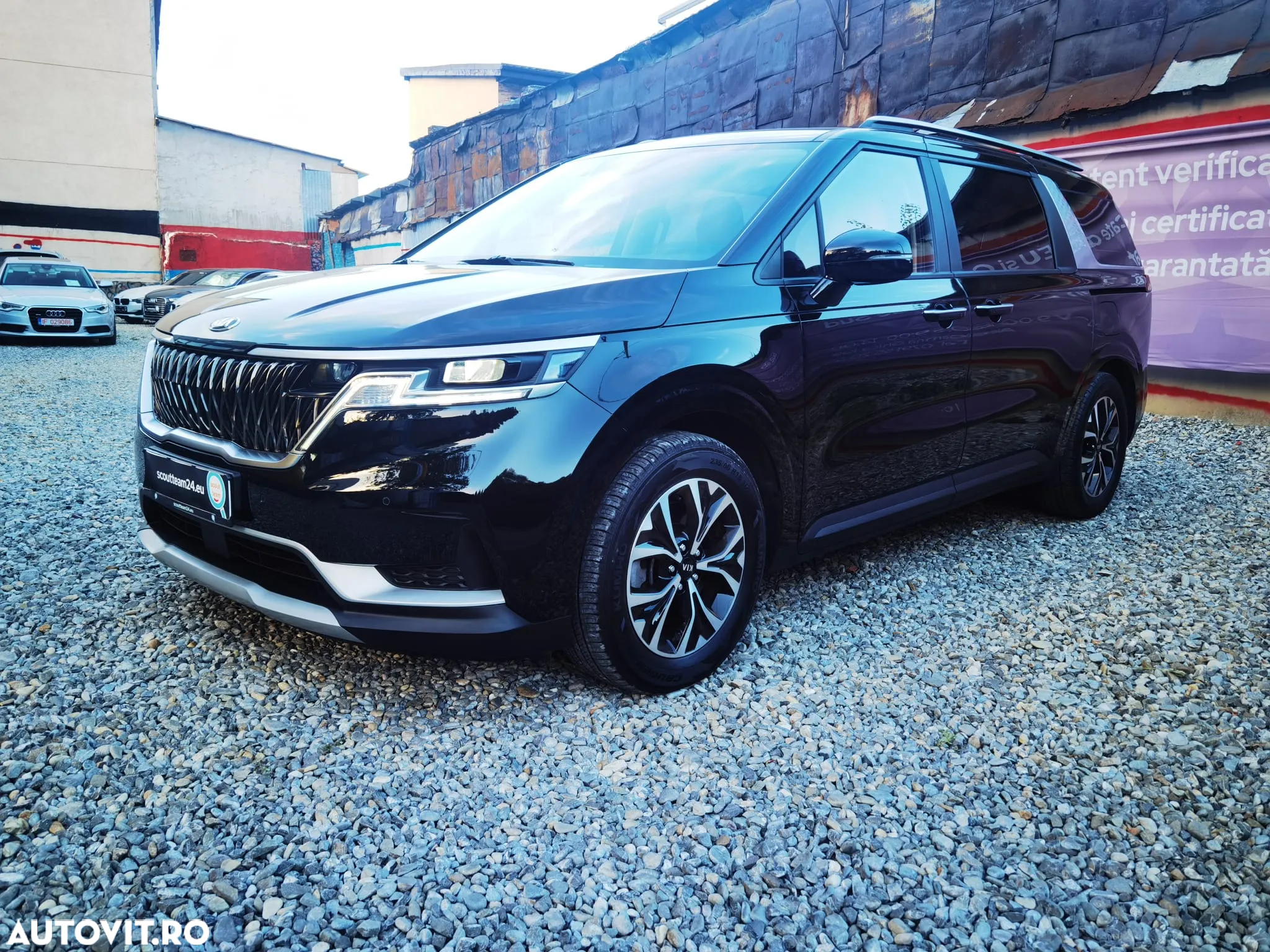 Kia Carnival - 6