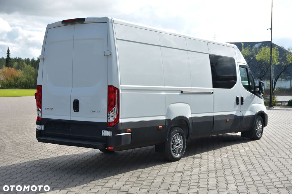 Iveco Daily 35S18 180km zabudowa brygadowa 7osobowy MOBILCAR - 7