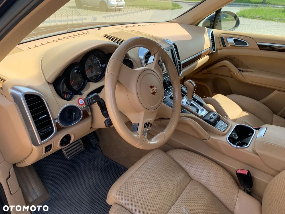 Porsche Cayenne - 6