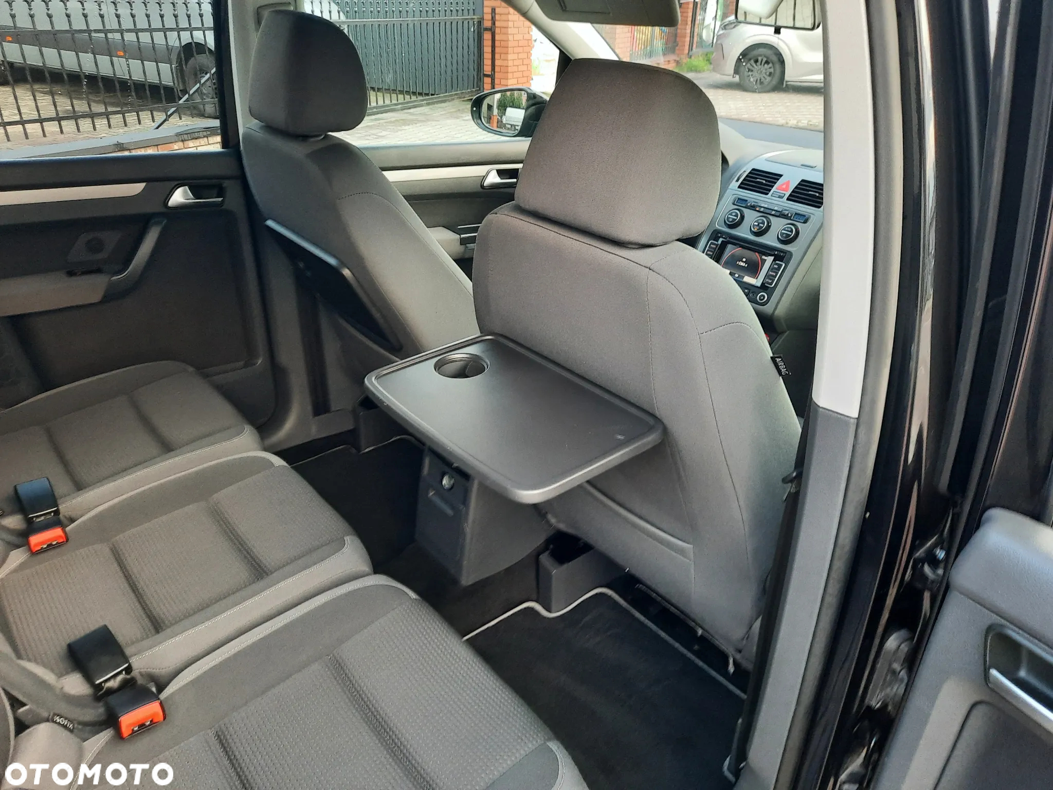 Volkswagen Touran 1.9 TDI Conceptline - 24