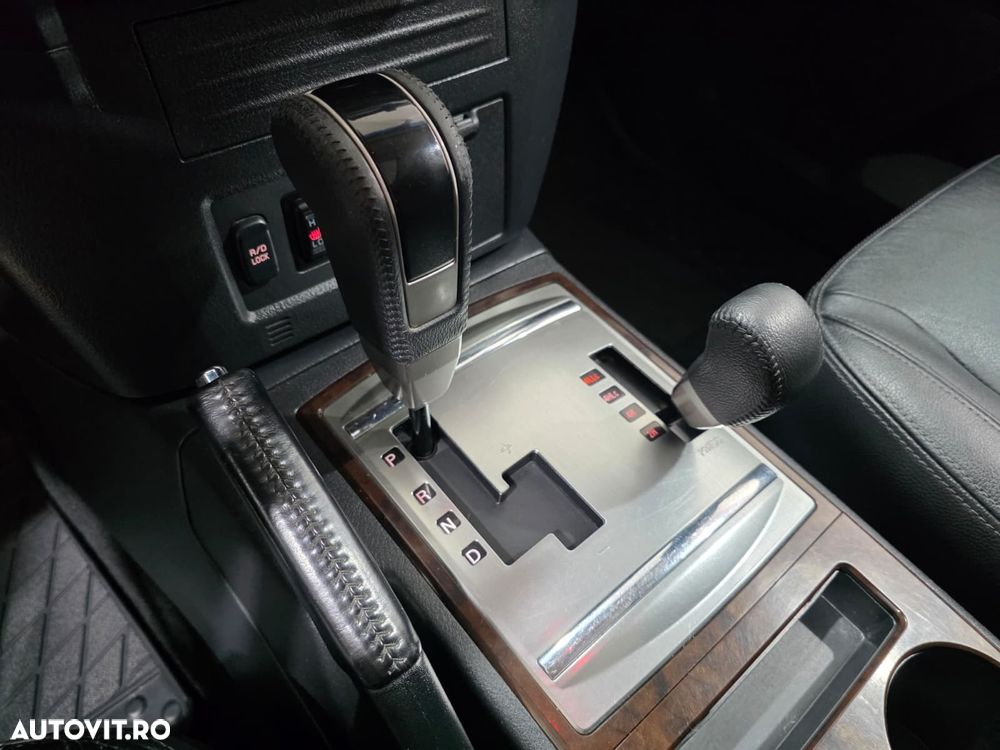 Mitsubishi Pajero 3.2 DI-D Instyle - 13