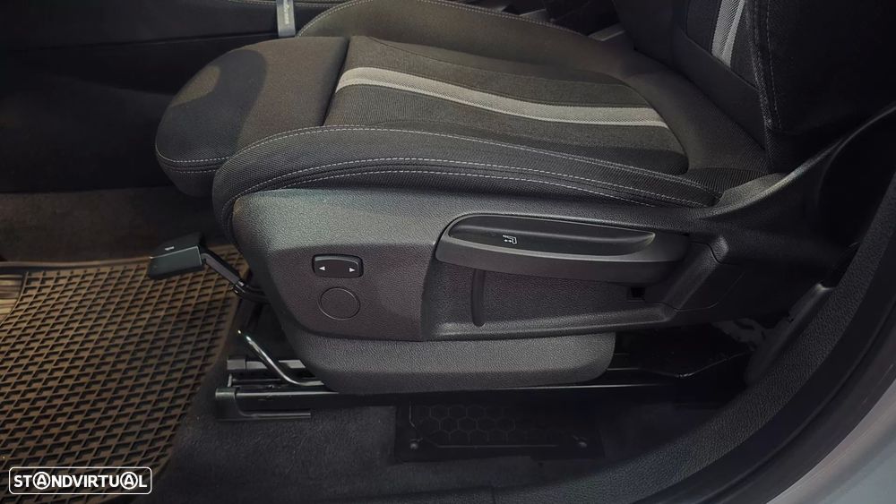 BMW 216 Active Tourer d Line Sport - 42