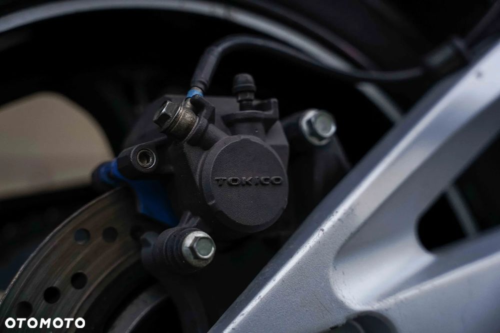 Suzuki GSR - 15