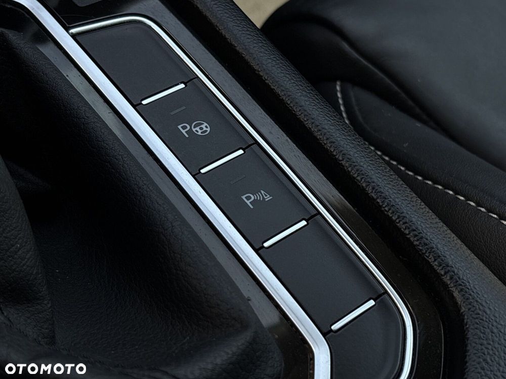 Volkswagen Passat Variant 1.5 TSI EVO Elegance DSG - 31