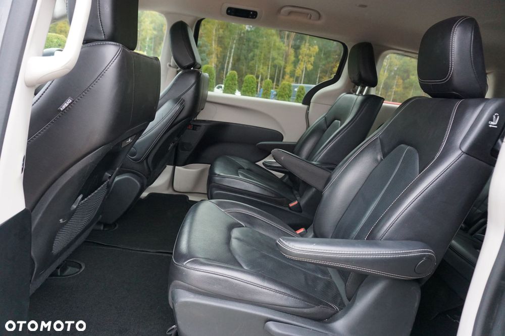 Chrysler Pacifica - 14