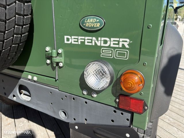 Land Rover Defender 90 2.5 TD5 Metal Top - 23