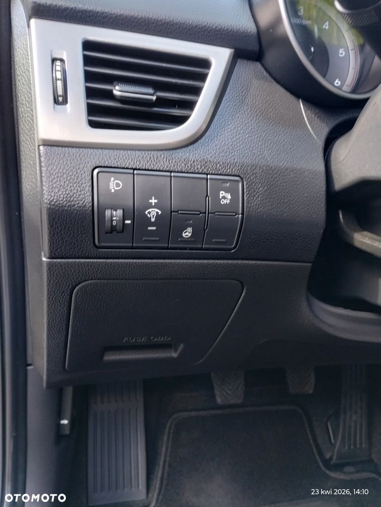 Hyundai i30 1.6 CRDi Fifa World Cup Edition - 20