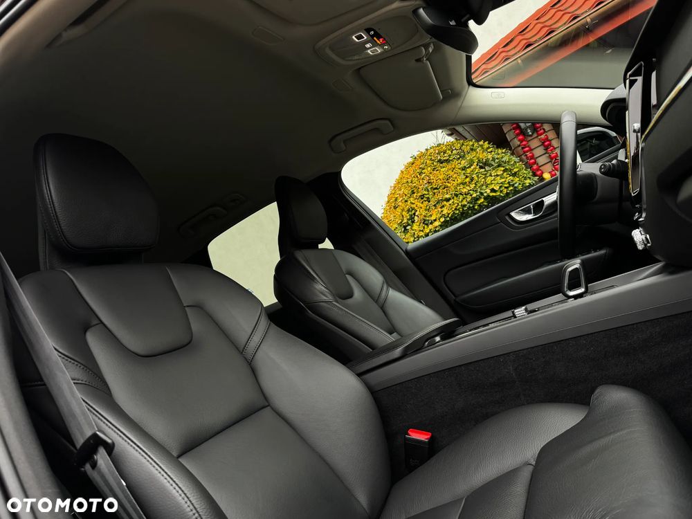Volvo XC 60 B5 B AWD Geartronic RDesign - 10