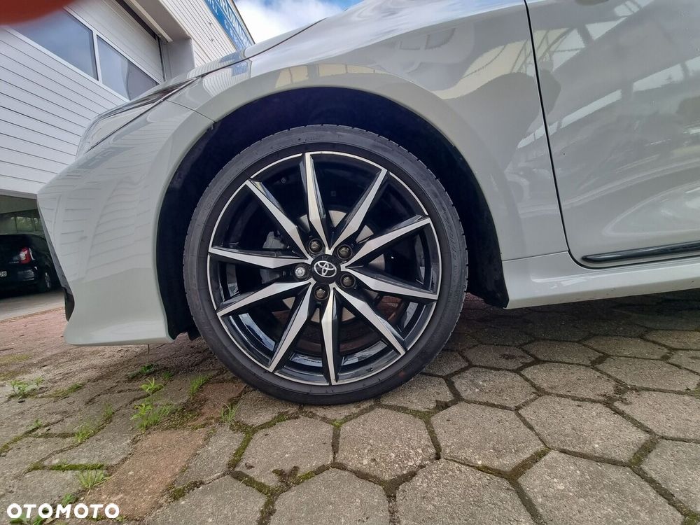 Toyota Corolla 1.8 Hybrid GR Sport Dynamic - 10