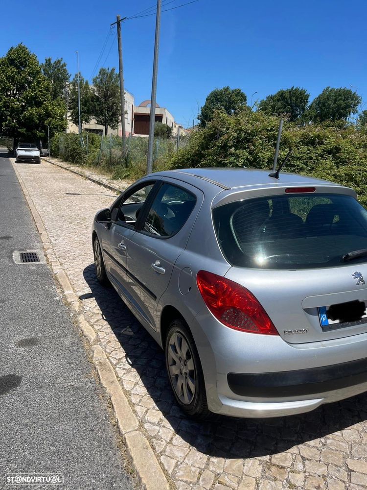 Peugeot 207 1.4 16V Trendy - 3