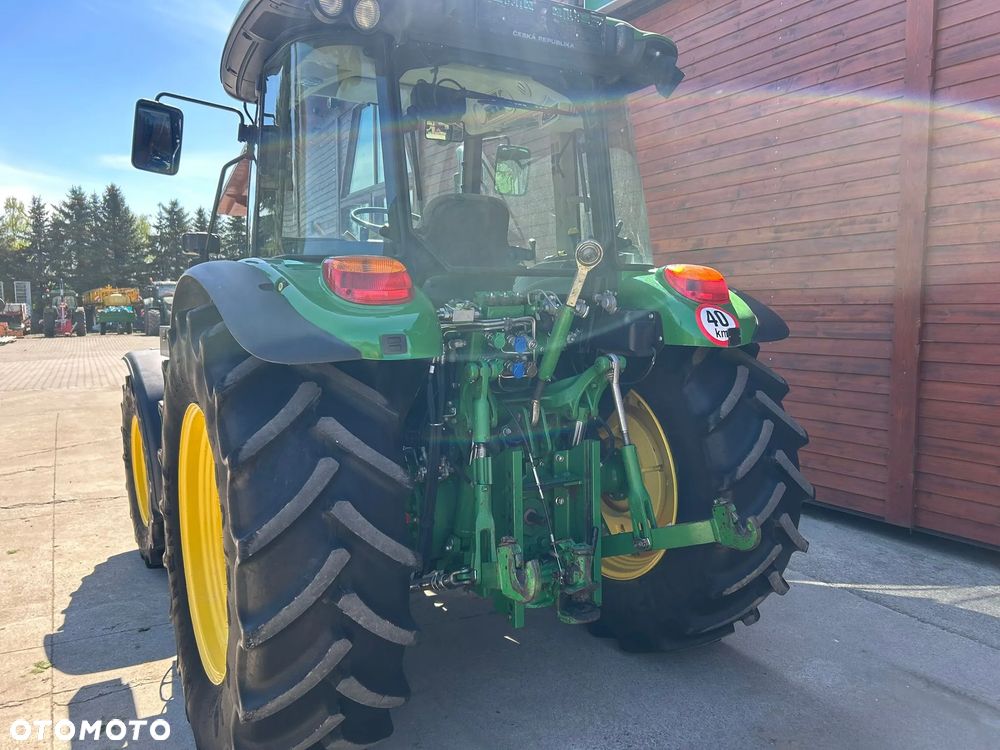 John Deere 5085M - 26