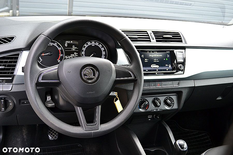 Skoda Fabia 1.0 TSI Style Color - 10