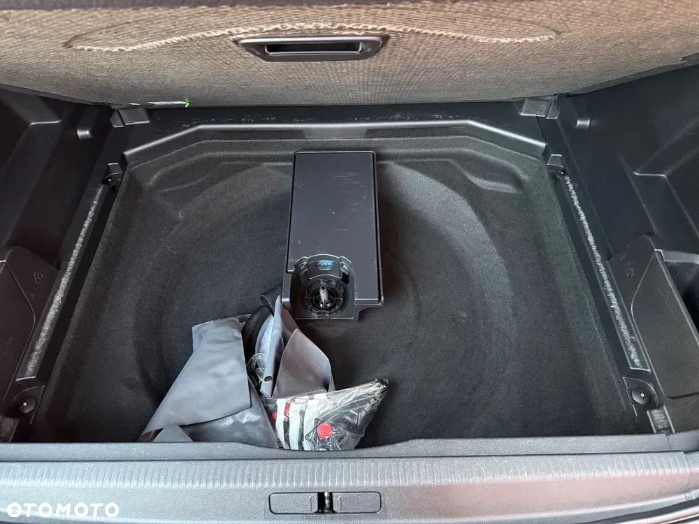 Peugeot 3008 1.5 BlueHDi Road Trip S&S EAT8 - 34