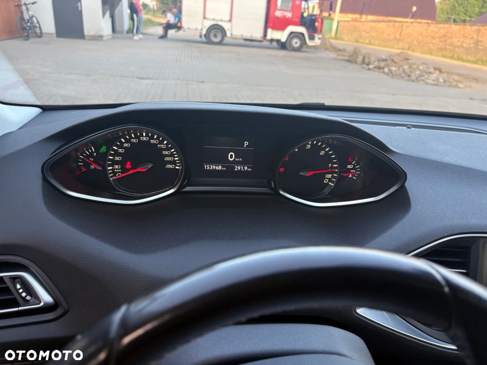 Peugeot 308 BlueHDi FAP 150 Stop&Start Automatik Allure - 16