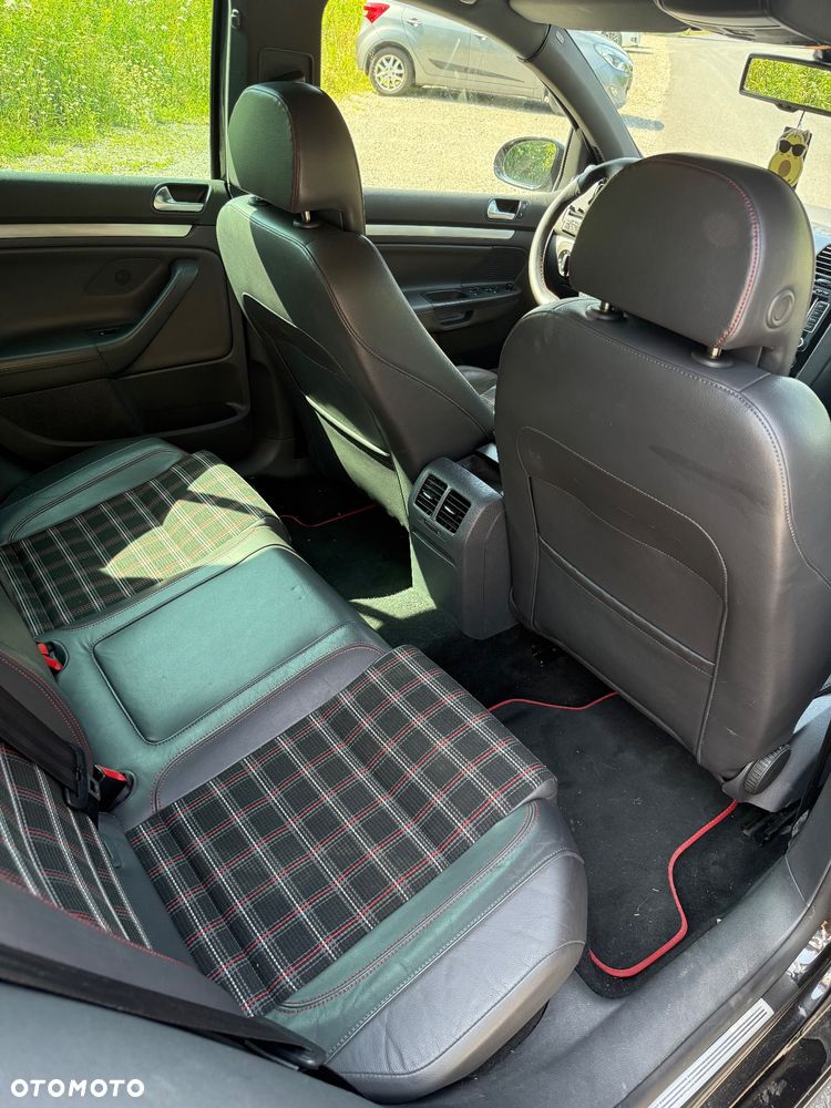 Volkswagen Golf 2.0 GTI DSG Edition 30 - 18