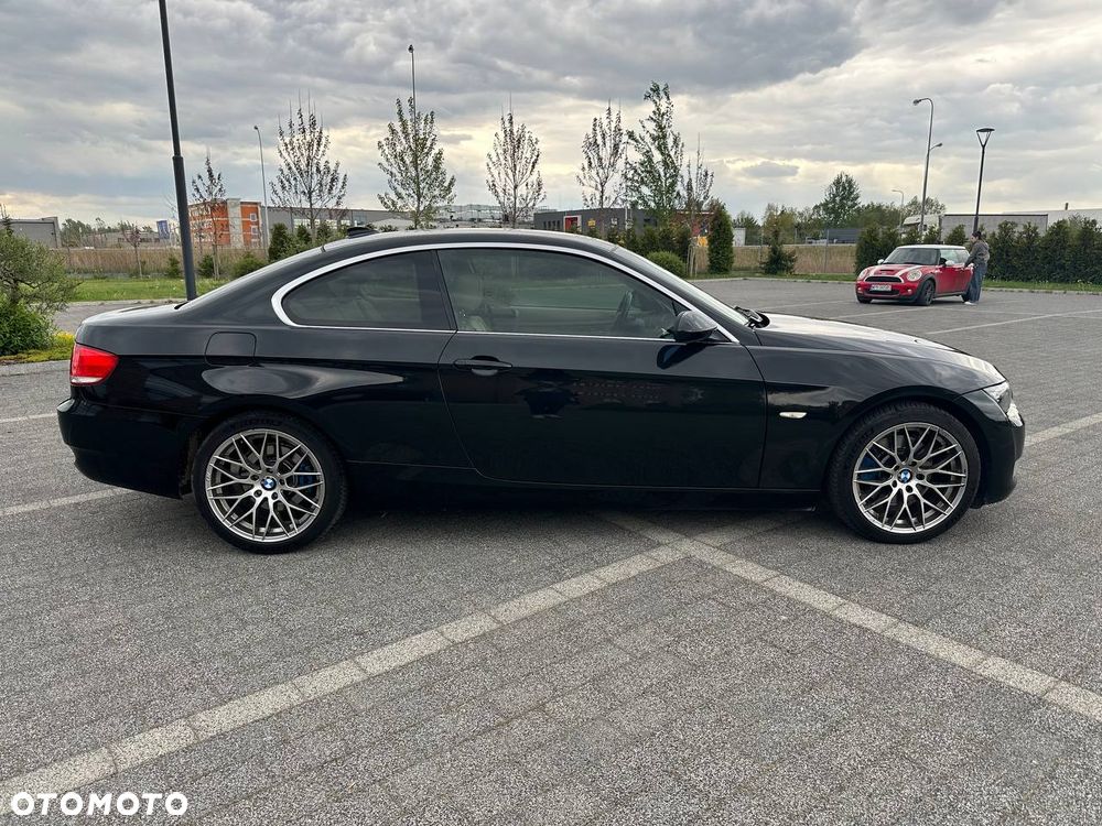 BMW Seria 3 325i - 4