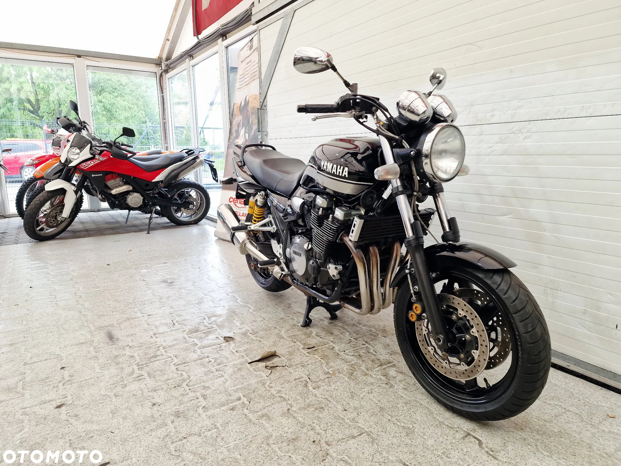 Yamaha XJR - 21