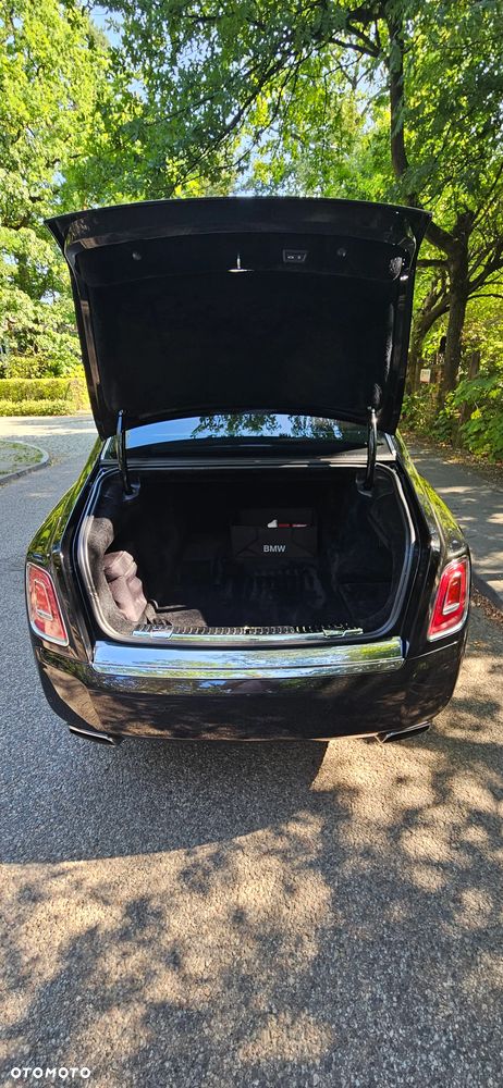 Rolls-Royce Phantom Standard - 10