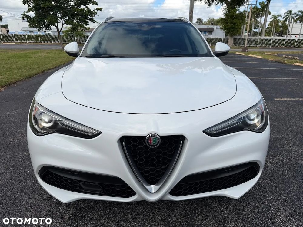 Alfa Romeo Stelvio 2.0 Turbo 16V AT8-Q4 Lusso Ti - 3