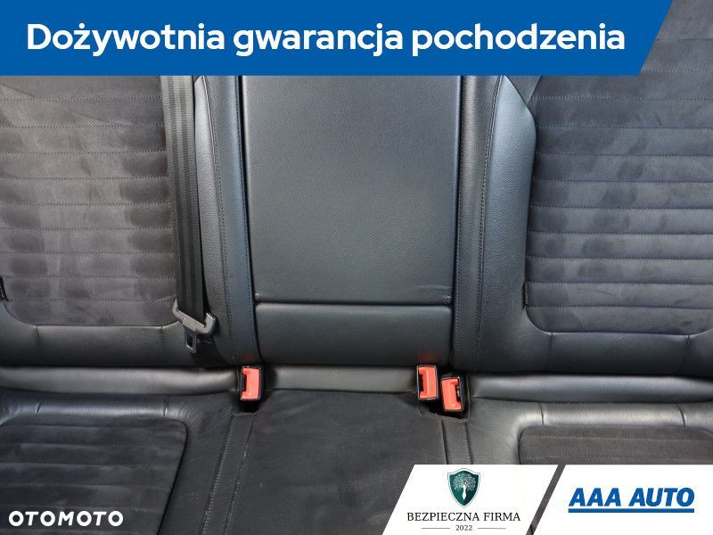 Volkswagen Passat - 12