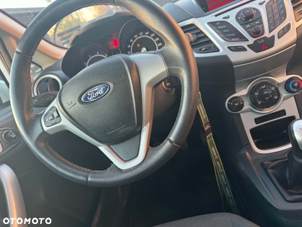 Ford Fiesta - 10
