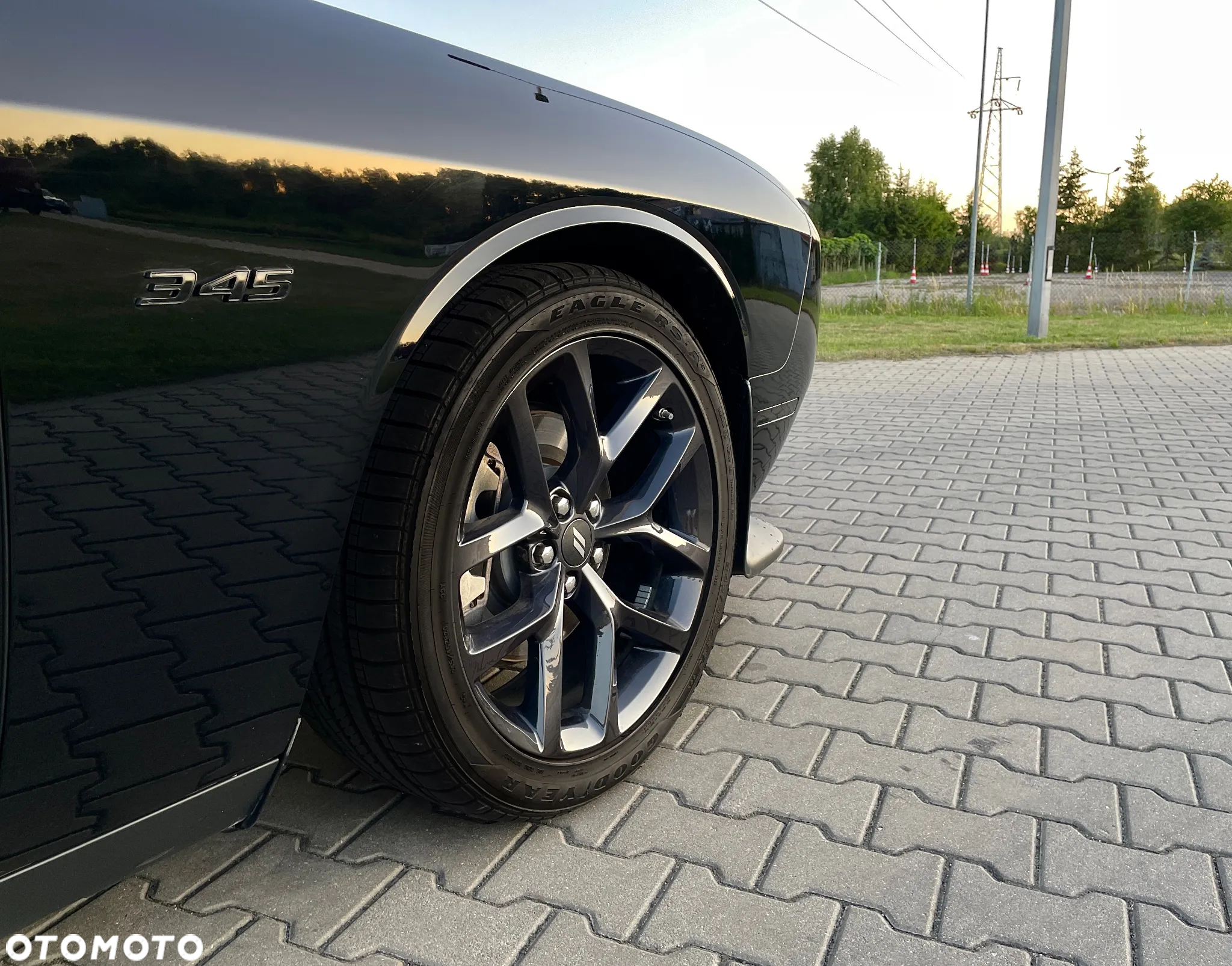 Dodge Challenger - 2
