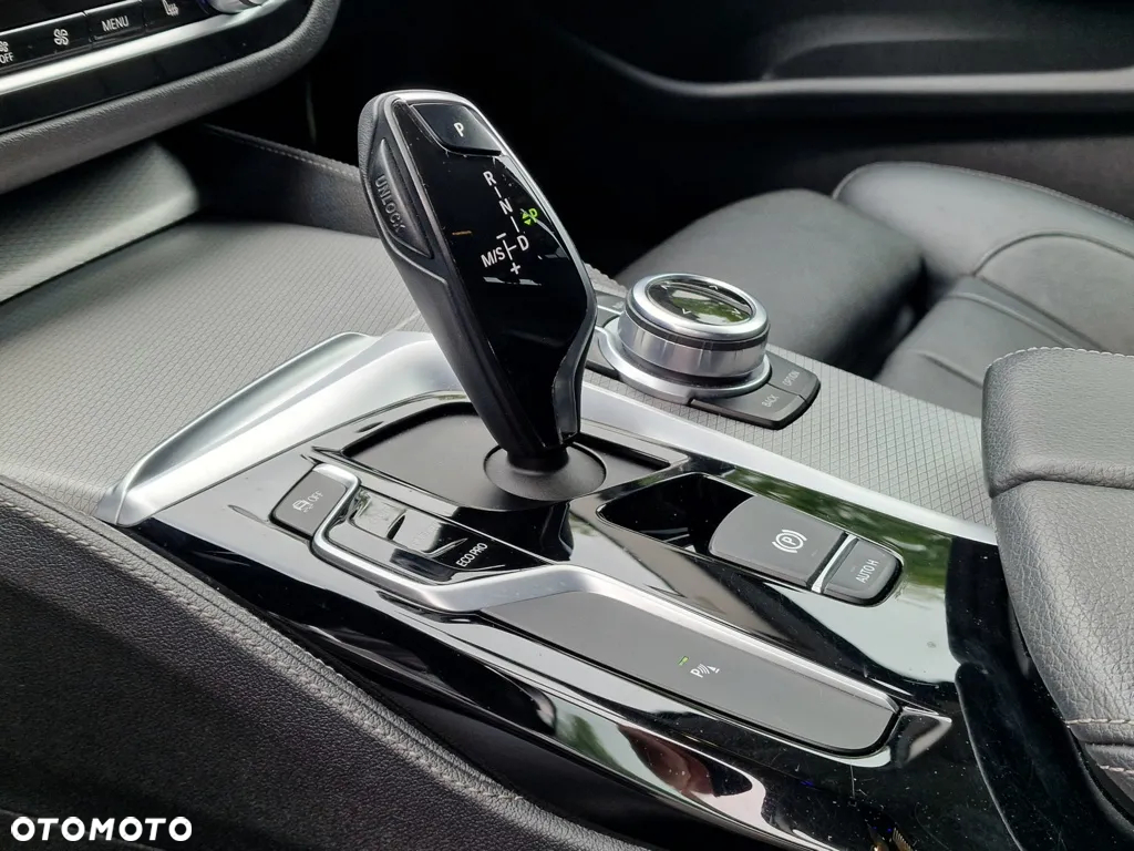 BMW Seria 5 530d Touring Sport Line - 23