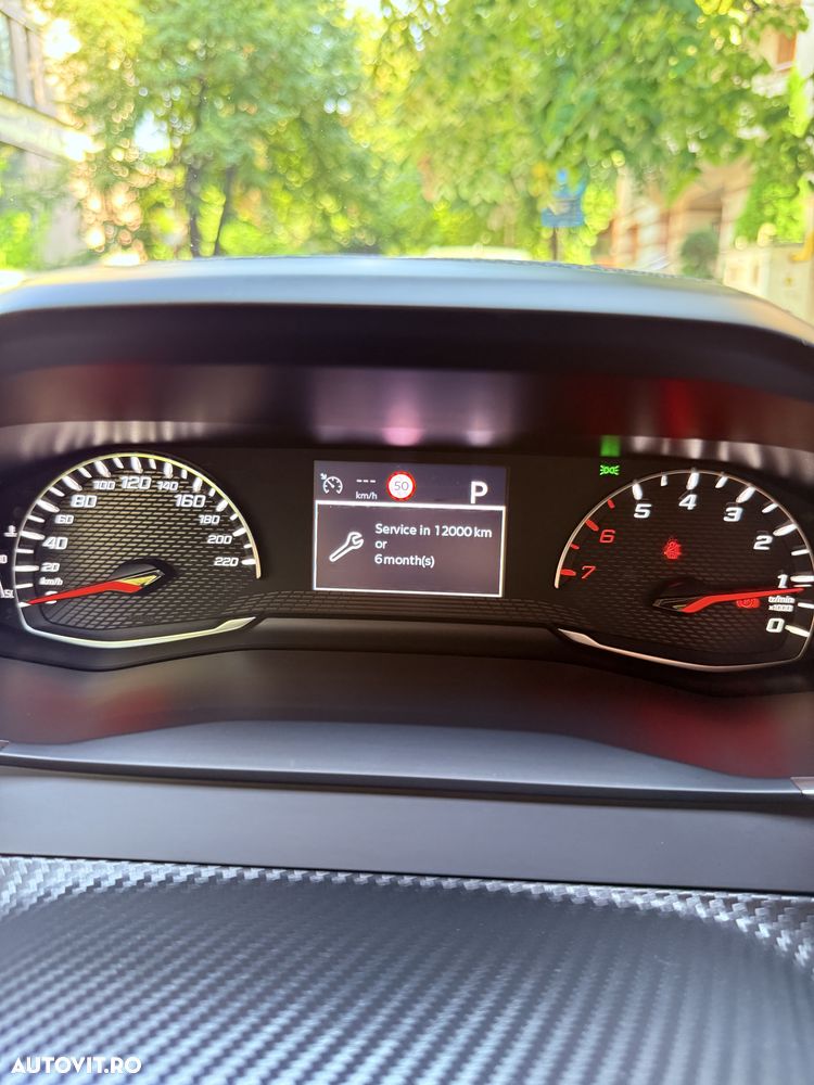 Peugeot 2008 1.2 L PureTech STT EAT8 Active - 22