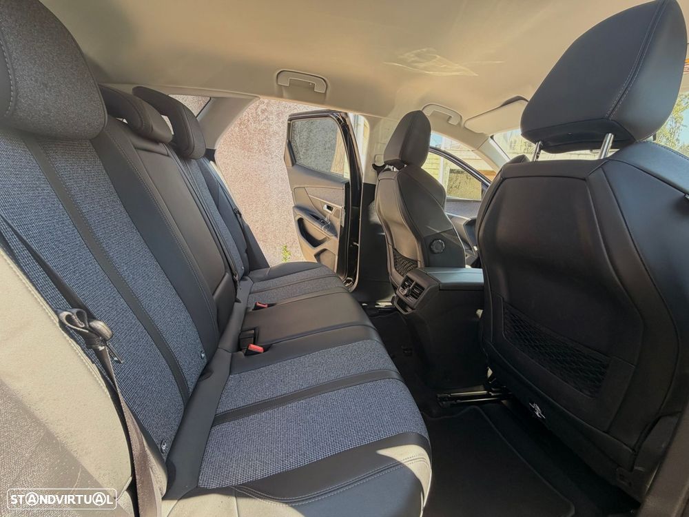 Peugeot 3008 1.2 PureTech Allure EAT6 - 27