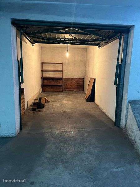 GARAGEM fechada (Box) Leiria - Grande imagem: 2/3
