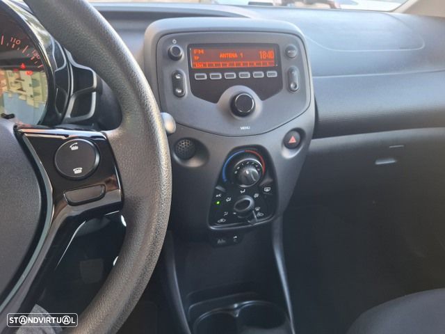 Toyota Aygo 1.0 X-Play - 19