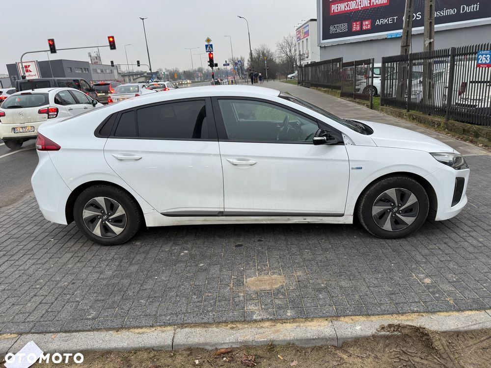 Hyundai IONIQ Hybrid Premium - 4
