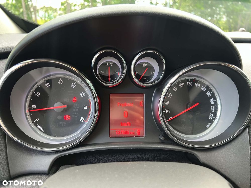 Opel Astra 1.6 T Sport - 11