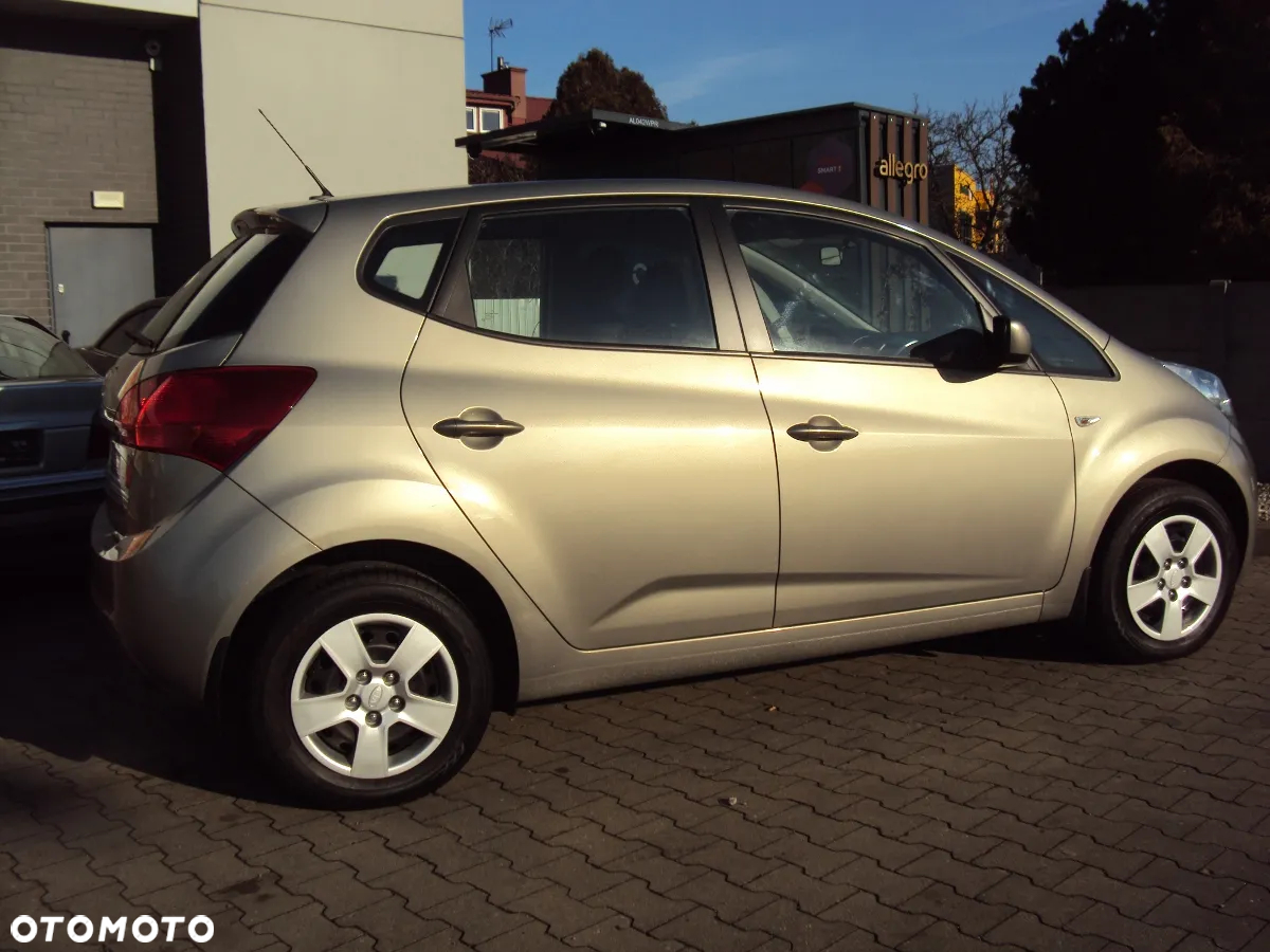 Kia Venga 1.4 CVVT Business Line - 14